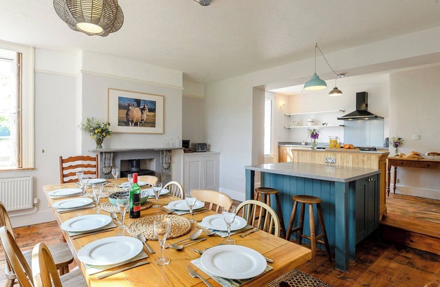 5 bedroom accommodation in Mundford