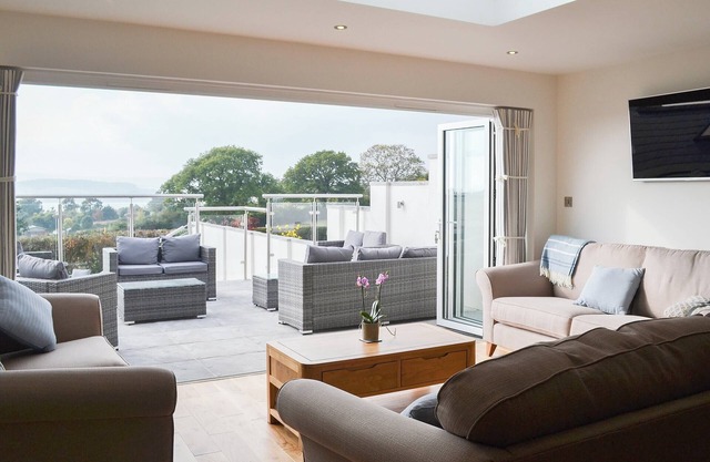 5 bedroom accommodation in Exmouth
