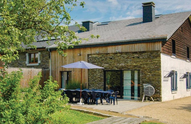 5 bedroom accommodation in Nadrin