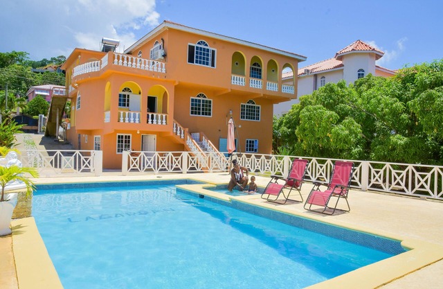 5 BEDROOM Apartment