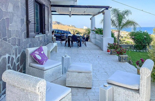 5 bedroom awesome home in Brancaleone