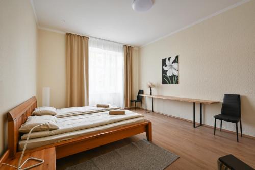 5 bedroom Central Apartment