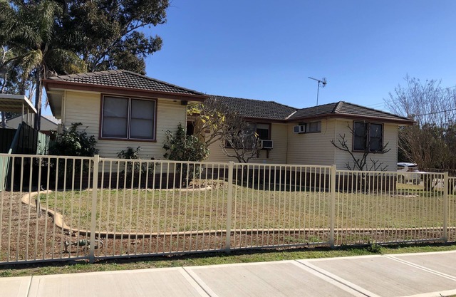 5 bedroom close to hospital/Sport facilities