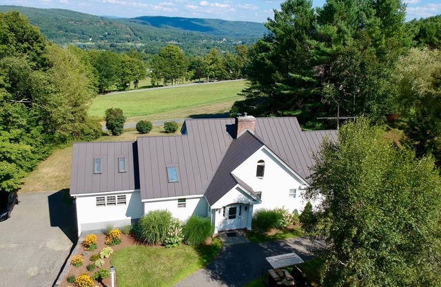 5 Bedroom Home with Views of Quechee