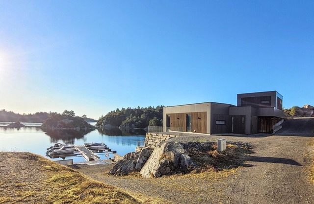 5 bedroom lovely home in Urangsvåg