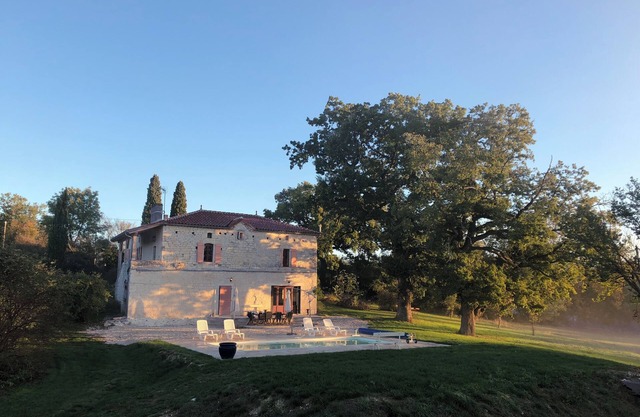 5 Bedroom Private vacation home in LENDOU-EN-QUERCY