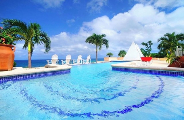 5 bedroom private villa with chef and staff