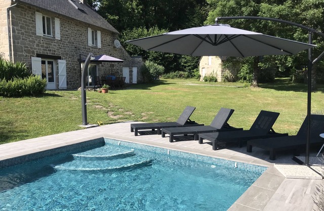 5 Bedroom secluded house with private heated pool
