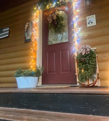 5 Bedroom Wooded Paradise mins from Wi Dells