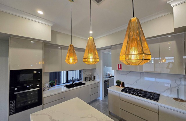 5 Beds in 4 Bedroom House in Oran Park