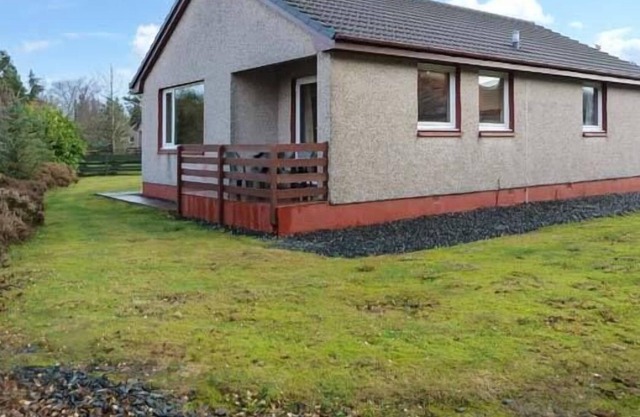 5 INNES-MAREE, pet friendly, country holiday cottage in Poolewe