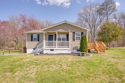 5 Mi to Dtwn Fredericksburg Family Gem with Yard