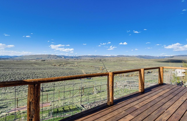 5 Mi to Lake: Secluded Pinedale Retreat w/Sauna!