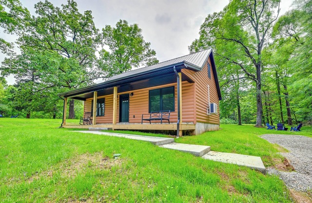 5 Mi to Mammoth Cave: Peaceful Retreat w/Fire Pit