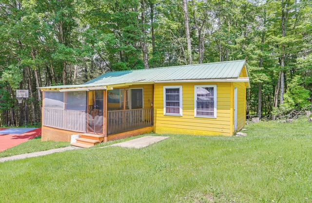 5 Mi to Marina & Raceways: Mongaup Valley Retreat!