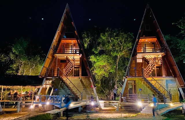 5 min from Wilpattu National Park main gate, Chena Hut Safari Resort, Wilpattu