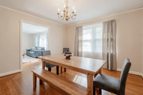 5 mins to Fort Jackson - The Wooded Hilltop Ranch