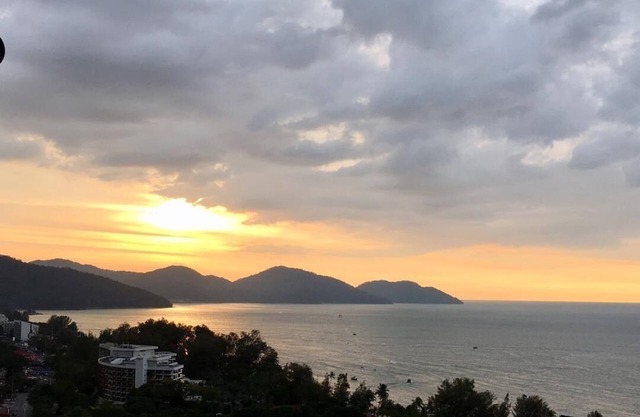 5 minutes away from the beach. Breathtaking Sea view