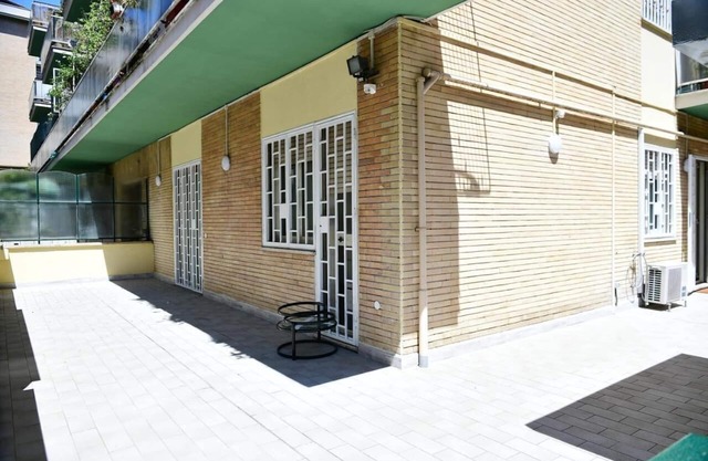 5 minutes from Policlinico Gemelli and Cristo Re Hospital and from metro A