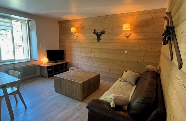 5-person chalet-style loft with garden