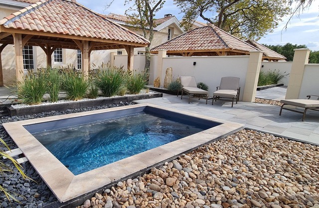 5 star Luxury stone cottage with own private heated pool