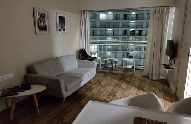 5 star service apartment opp airport