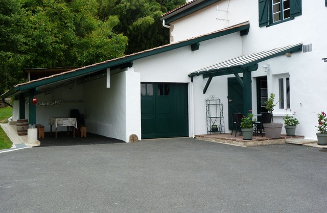 50 m² renovated apartment in Basque house