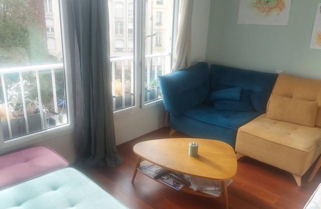 50 m² very quiet Beaugrenelle 20' from the Eiffel Tower by the banks of the Seine.