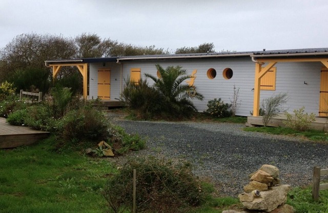 500 wooden chalets rental mêtres beaches and waves