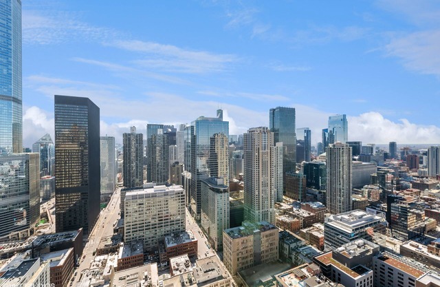 50th Floor Mag Mile Studio VIEW, Pool, Gym, Balcony