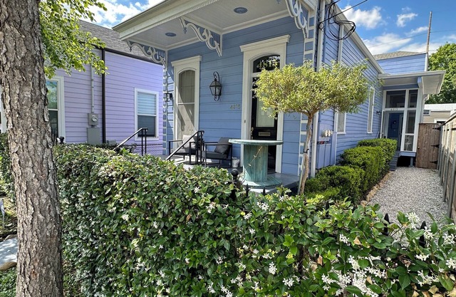 5BR Beautifully Restored Historic New Orleans Home-Privacy Gate & Screened Porch