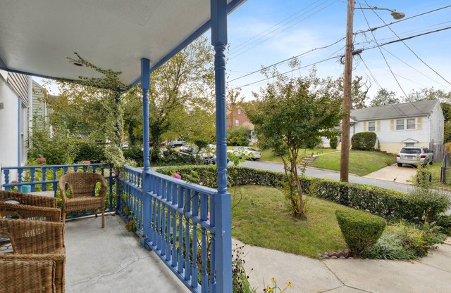 5miles to Washington DC sight see: charming villa