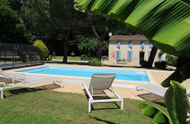 6-8 person country house with pool