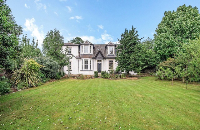 6 bedroom accommodation in Cardross, near Dumbarton