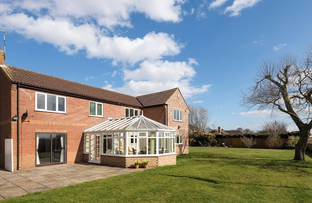 6 bedroom accommodation in Skegness