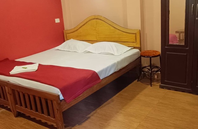 6-bedroom bed & breakfast in gorgeous Kumily, thekkady with WiFi