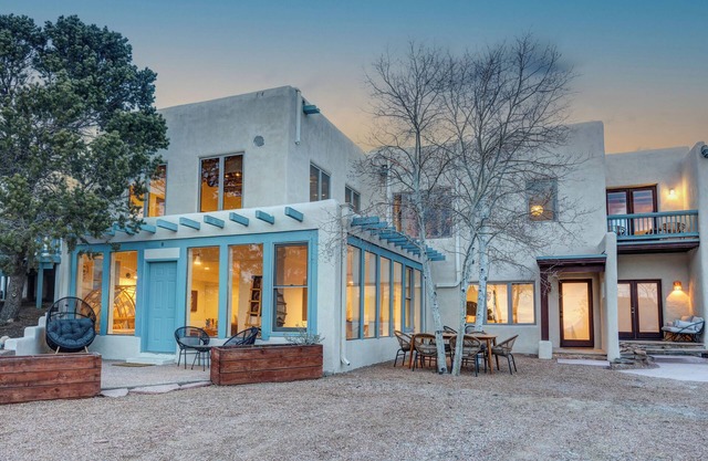 6-bedroom Estate in Santa Fe's Sunlit Hills with Stunning Mountain Views