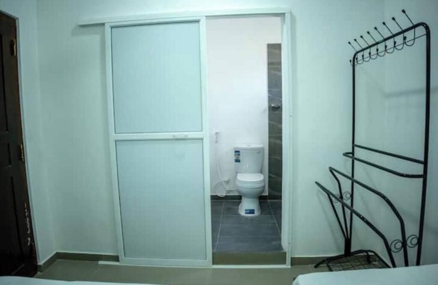 6 bedroom safe and private first floor guesthouse