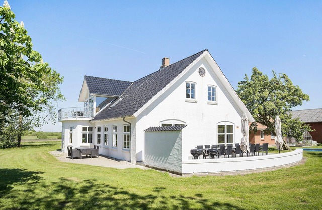 6 bedroom stunning home in Højer