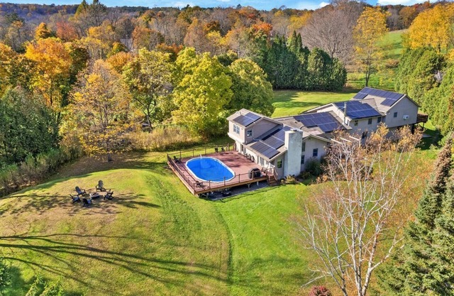 6-BR Berkshires Estate w Pool