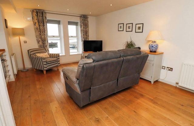 6 MILL WHARF, country holiday cottage in Berwick-Upon-Tweed