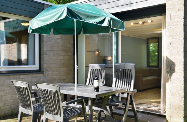 6-person bungalow in the holiday park Landal Het Vennenbos