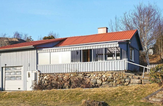 6 person holiday home in Hamburgsund