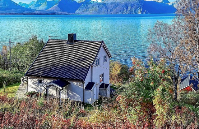 6 person holiday home in Olderdalen
