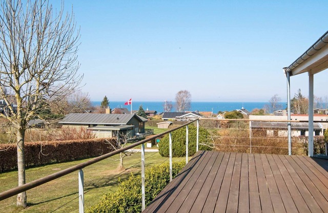 6 person holiday home in Allingåbro-By Traum