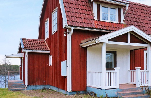 6 person holiday home in BRUZAHOLM