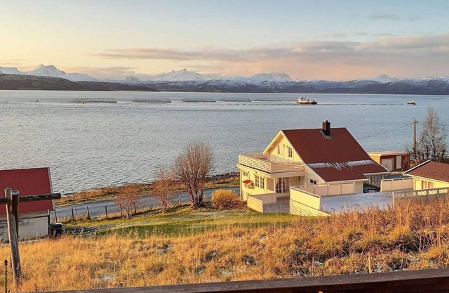 6 person holiday home in Finnsnes-By Traum