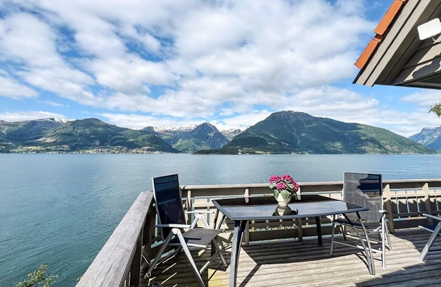 6 person holiday home in Leikanger