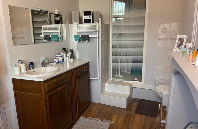 6 person house with terrace, garden and swimming pool in town center