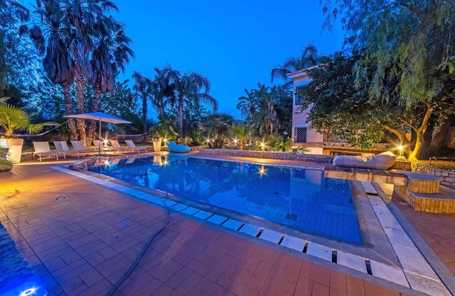 600 meters away from the sea, private pool, lush garden